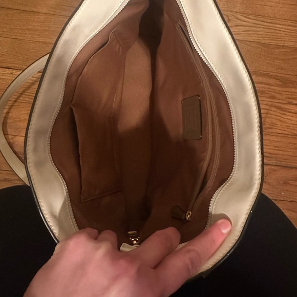 Coach Purse - Picture 5 of 7